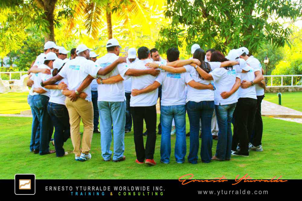 Actividades lúdicas empresariales Nicaragua, experiencias outdoor de comunicación y confianza en equipo.