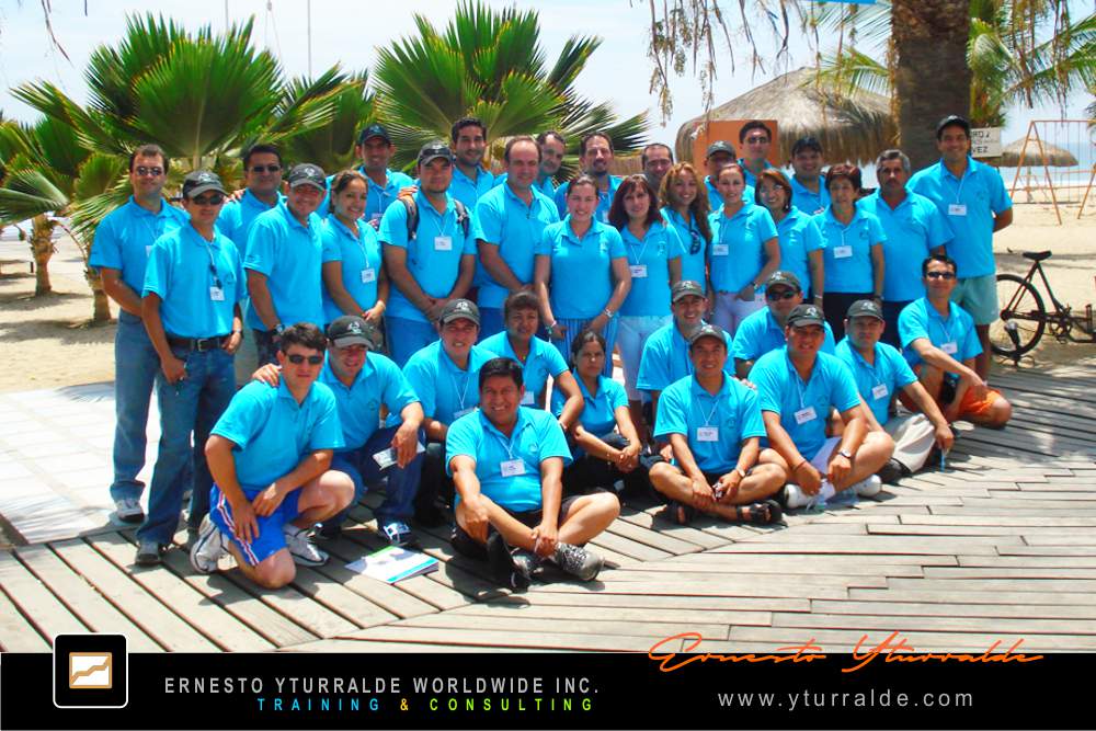 Taller de trabajo en equipo Nicaragua, ejercicios colaborativos de confianza y coordinación efectiva.